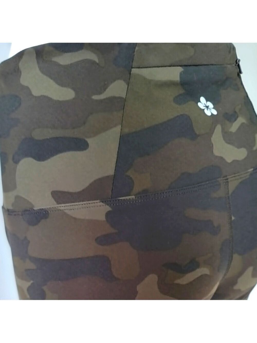 Tuff Athletics Green Camo Yoga Leggings Size L